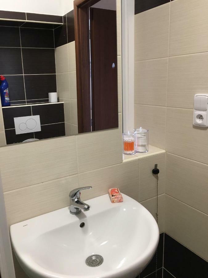 Apartment In The Garden Drzovice ภายนอก รูปภาพ